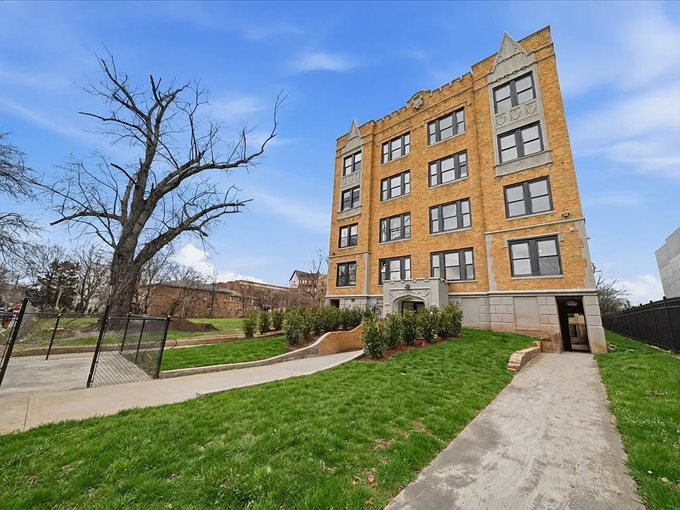 112-114 N Walnut St #3F