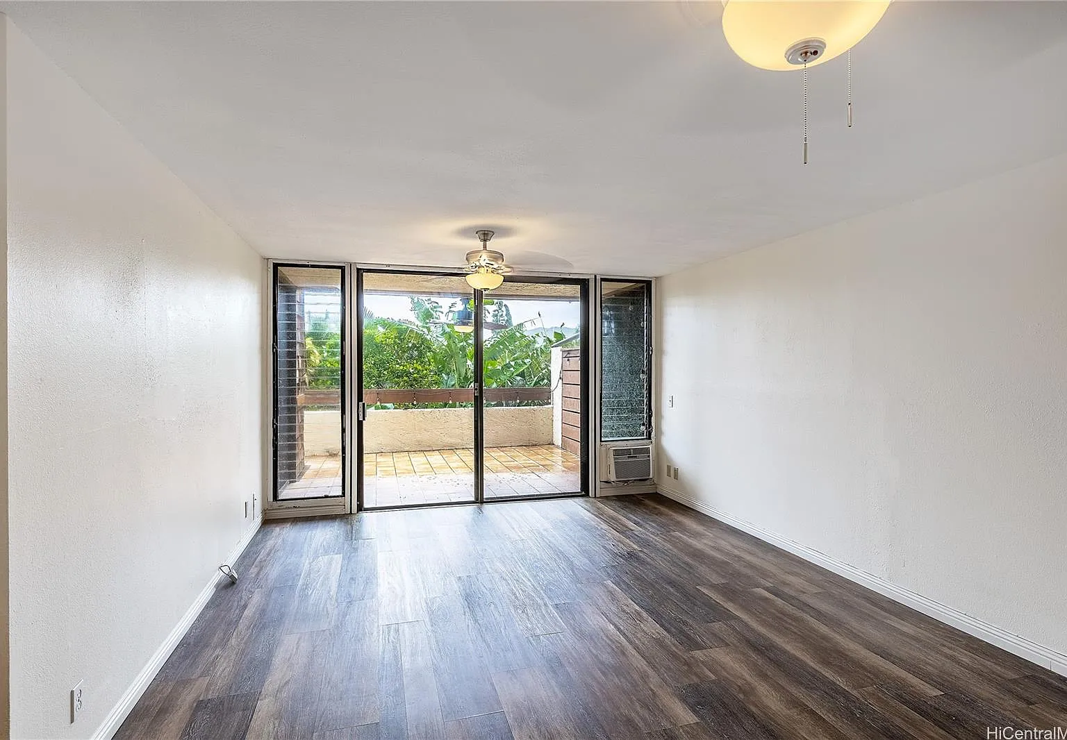 2 bed, 959 sqft, $3,800 — Photo 2