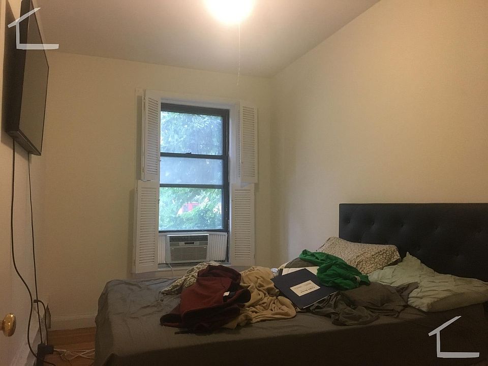 2nd image of 529 Beacon St APT 8C