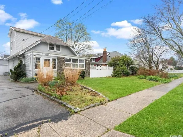 262 Elizabeth Avenue, Oceanside, NY 11572