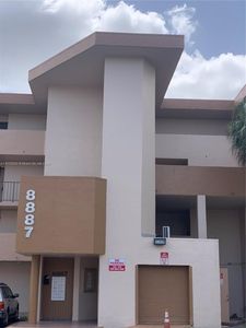 8887 Fontainebleau Blvd APT 402, Miami, FL, 33172