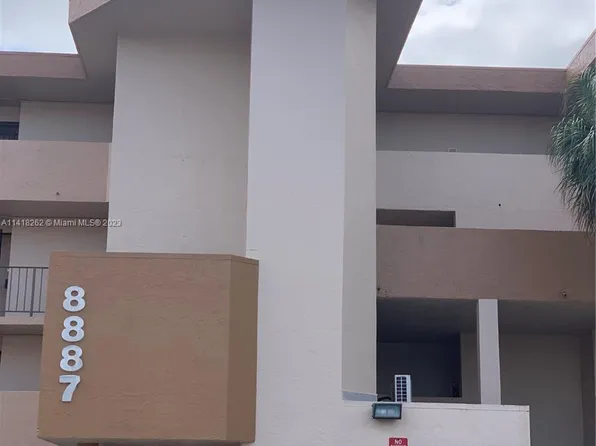 8887 Fontainebleau Blvd APT 402, Miami, FL 33172