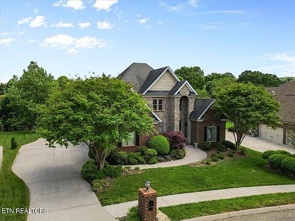 3rd image of 2530 Brooke Willow Blvd