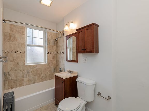 4th image of 289 Chestnut Hill Ave #3