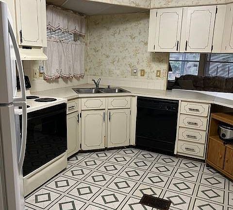4th image of 190 Oakleaf Cir #157