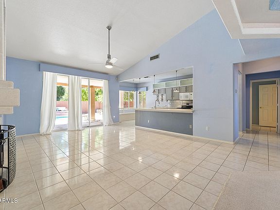 4th image of 3301 E BEHREND Drive