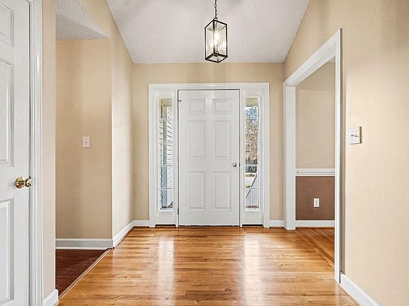 5th image of 866 Black Angus Dr
