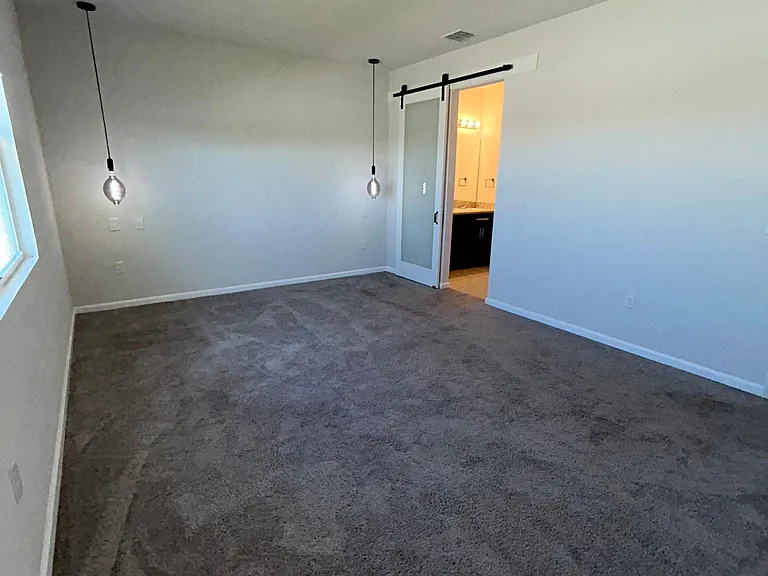 228 Hillcrest Dr — Photo 16