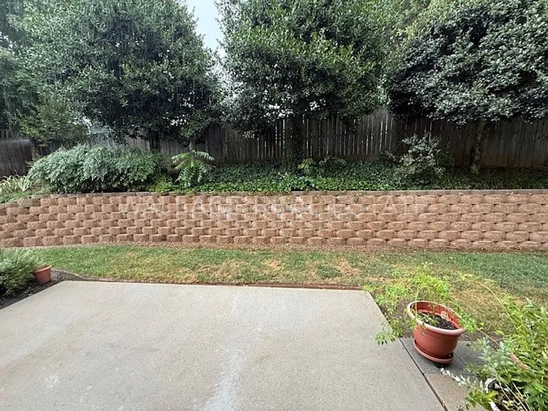 10912 Alvaros Ln — Photo 12