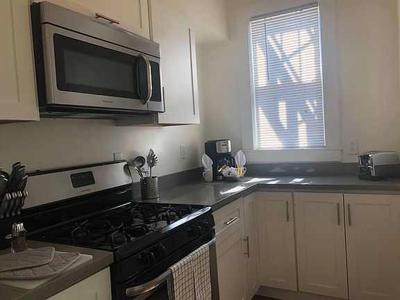 5th image of 1515 Pine St APT 4