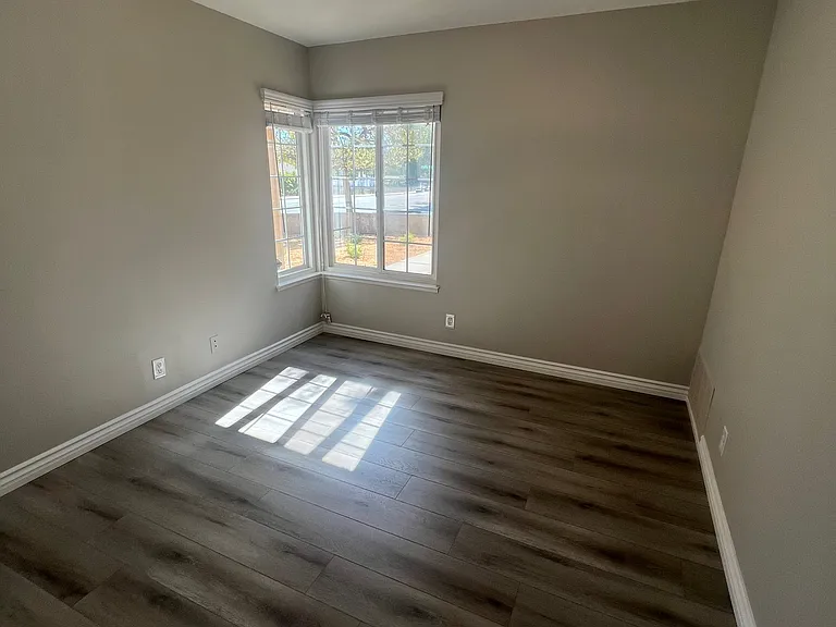 2800 Regina Ave — Photo 9