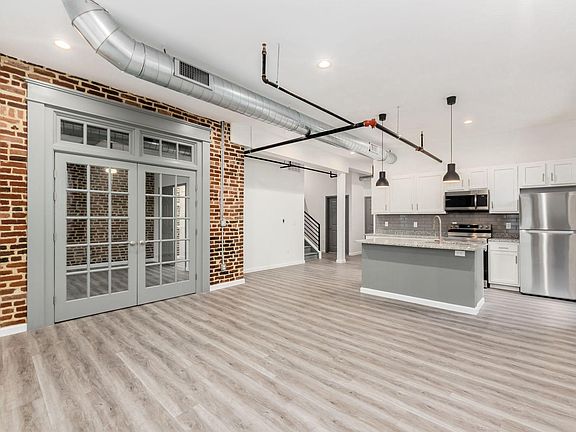 4th image of 218 E Main St #3D