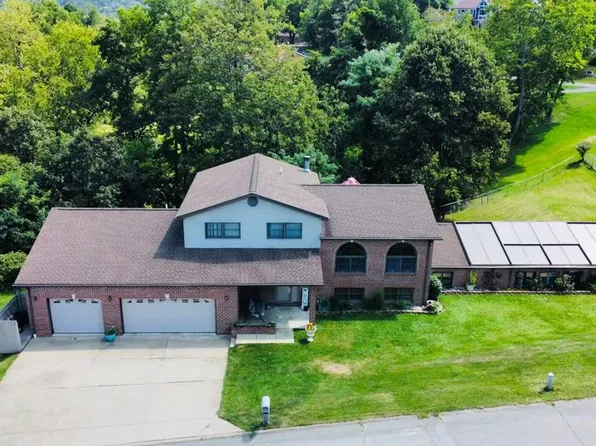 24 Fir Dr, Triadelphia, WV 26059