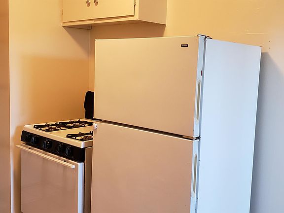 4th image of 2140 Marlboro Ct #5