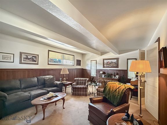5th image of 30 N Walnut St