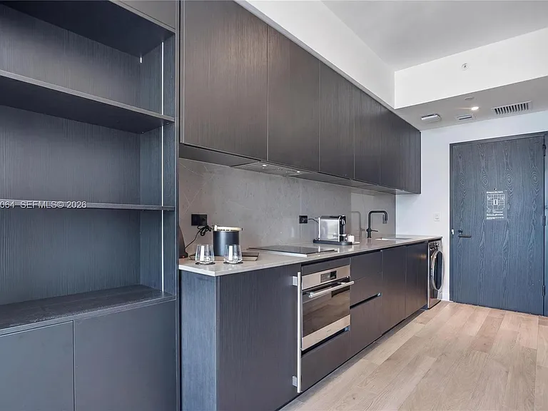 20 NE 11th St #3103B — Photo 11