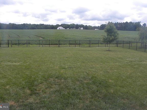 5th image of 44067 E Leola Ct