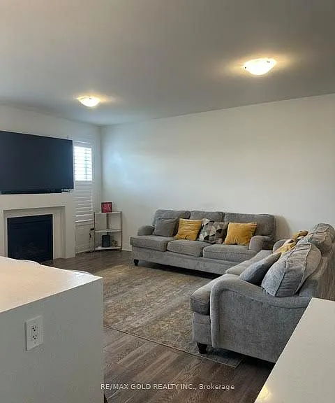 1583 Severn Dr — Photo 3