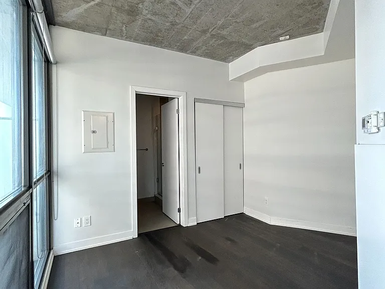 319 Carlaw Ave #409 — Photo 3