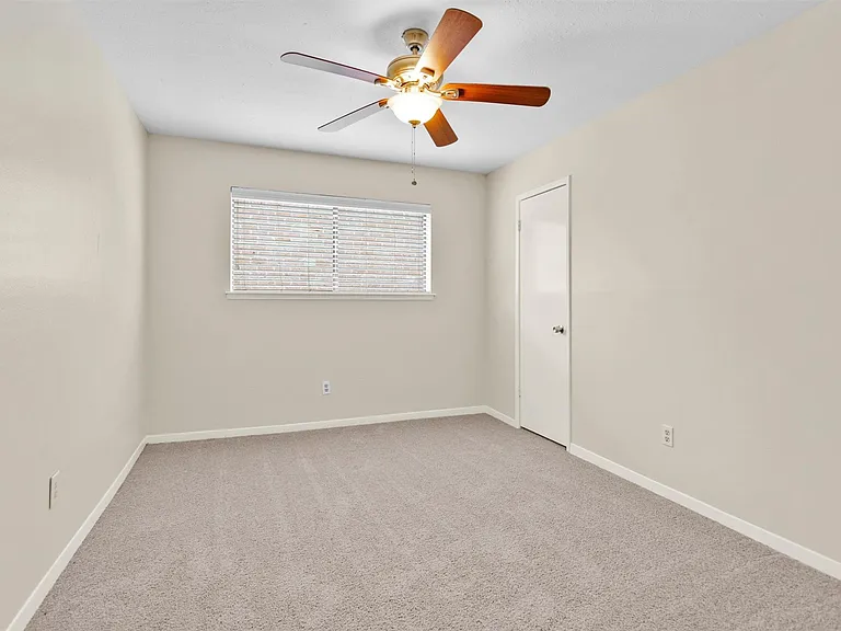 3127 Wagon Trail Dr — Photo 16