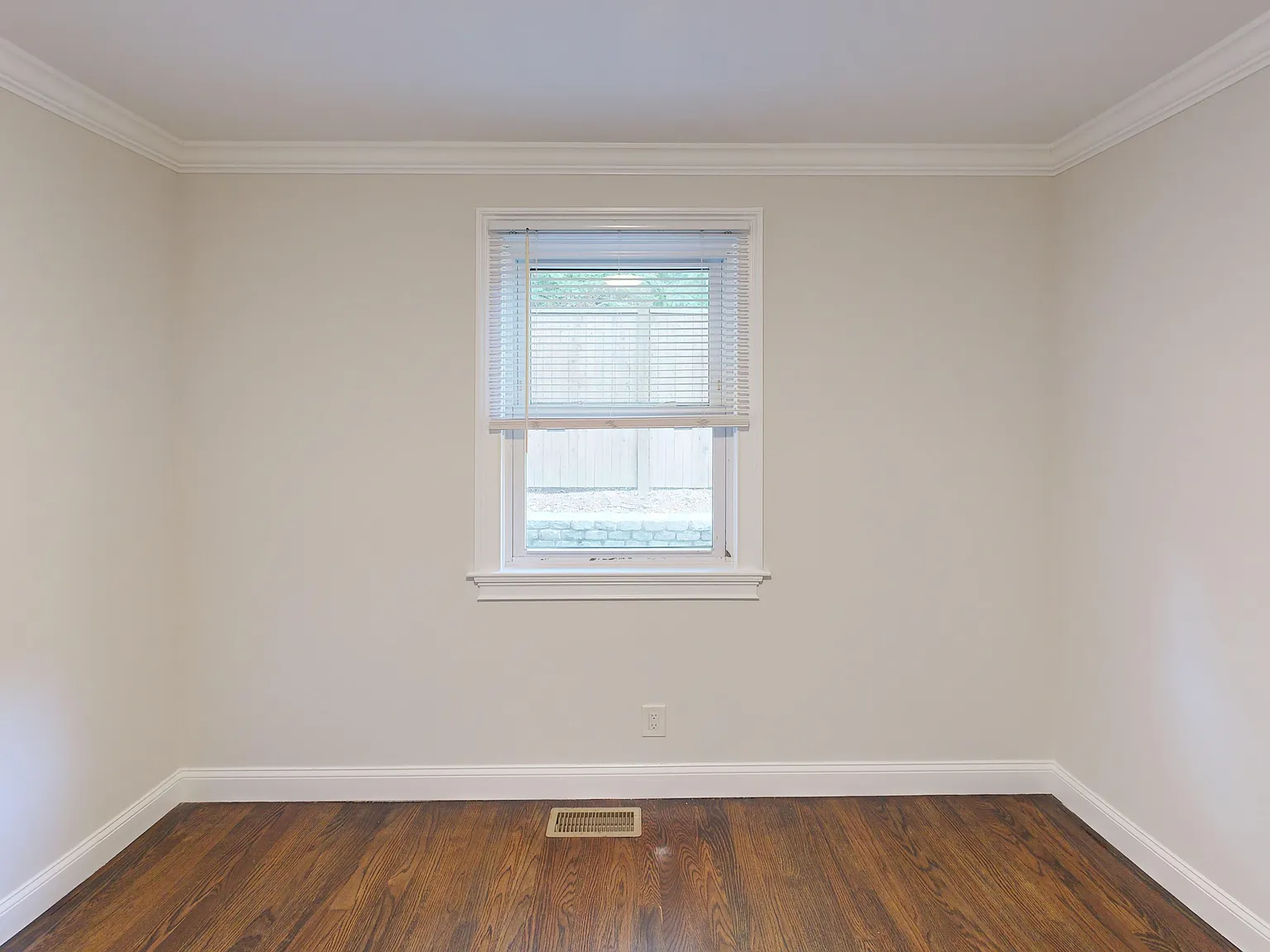 3 bed, $3,300 — Photo 3