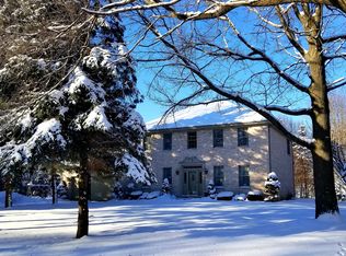 3085 Kingston Dr, Island Lake, IL 60042