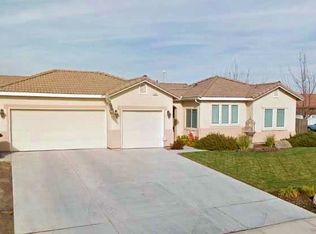 1522 W Buckingham Dr, Hanford, CA 93230