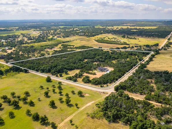 2662 Old Willow Rd, Fredericksburg, TX 78624