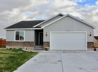 3860 E Ridgeland Dr, Ammon, ID 83401