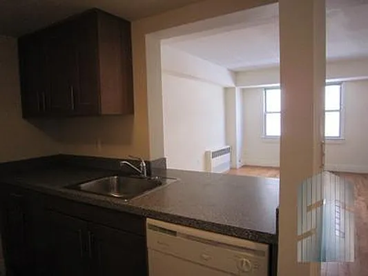 Rented by Skyline Group Real Estate | media 17