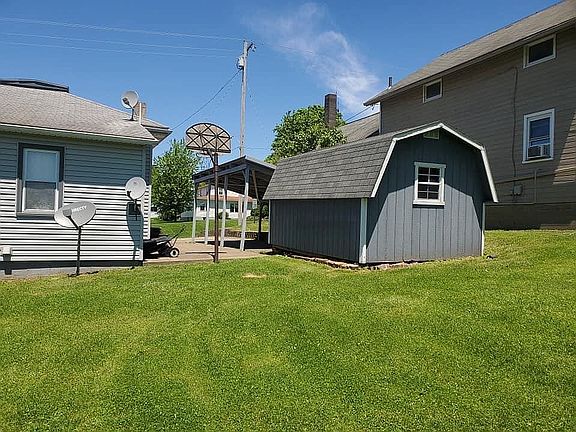 3rd image of 10547 Harrison Rd
