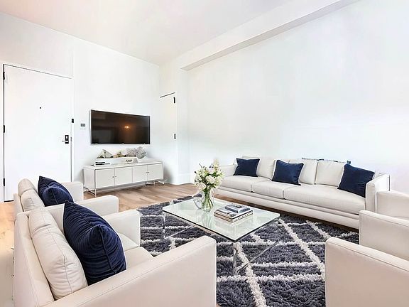 4th image of 1510 Gates Ave #1103