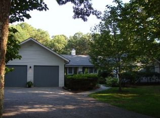 10 Esterbrook Rd, Wainscott, NY 11975