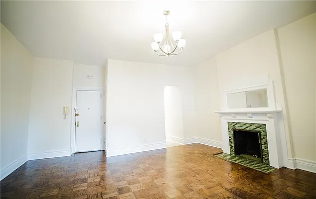 Rented by R New York | media 43