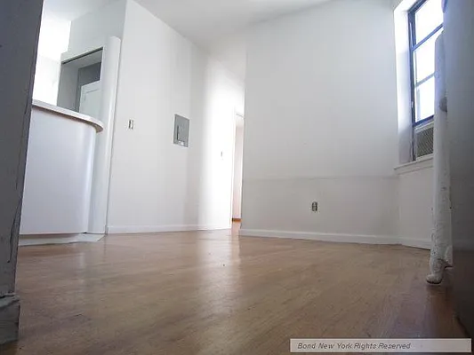 Rented by Bond New York | media 43