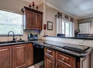 14304 S Royal Cove Cir, Davie, FL 33325