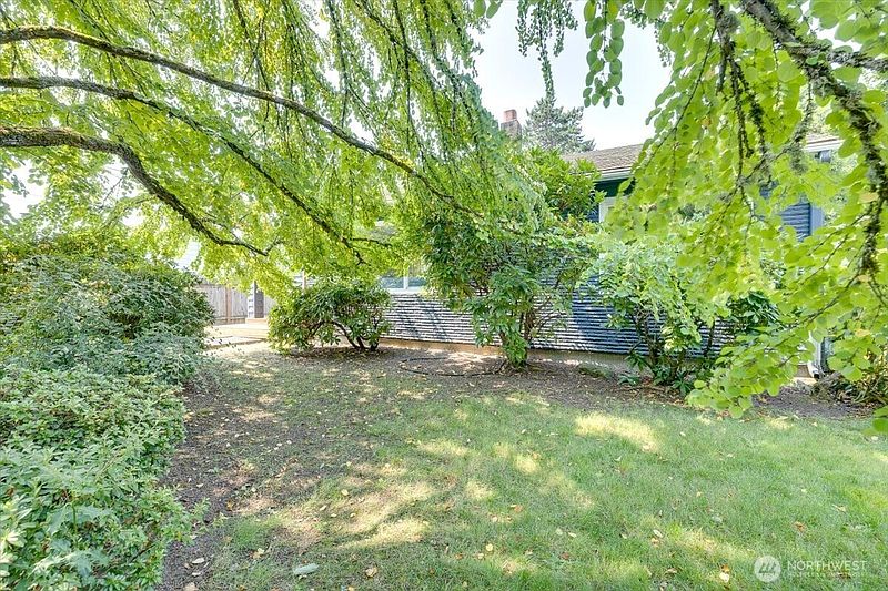 3rd image of 15829 26th Avenue NE