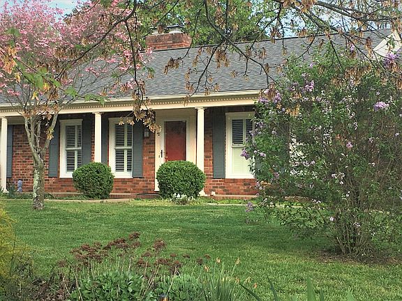 2nd image of 20 Fox Run Ln