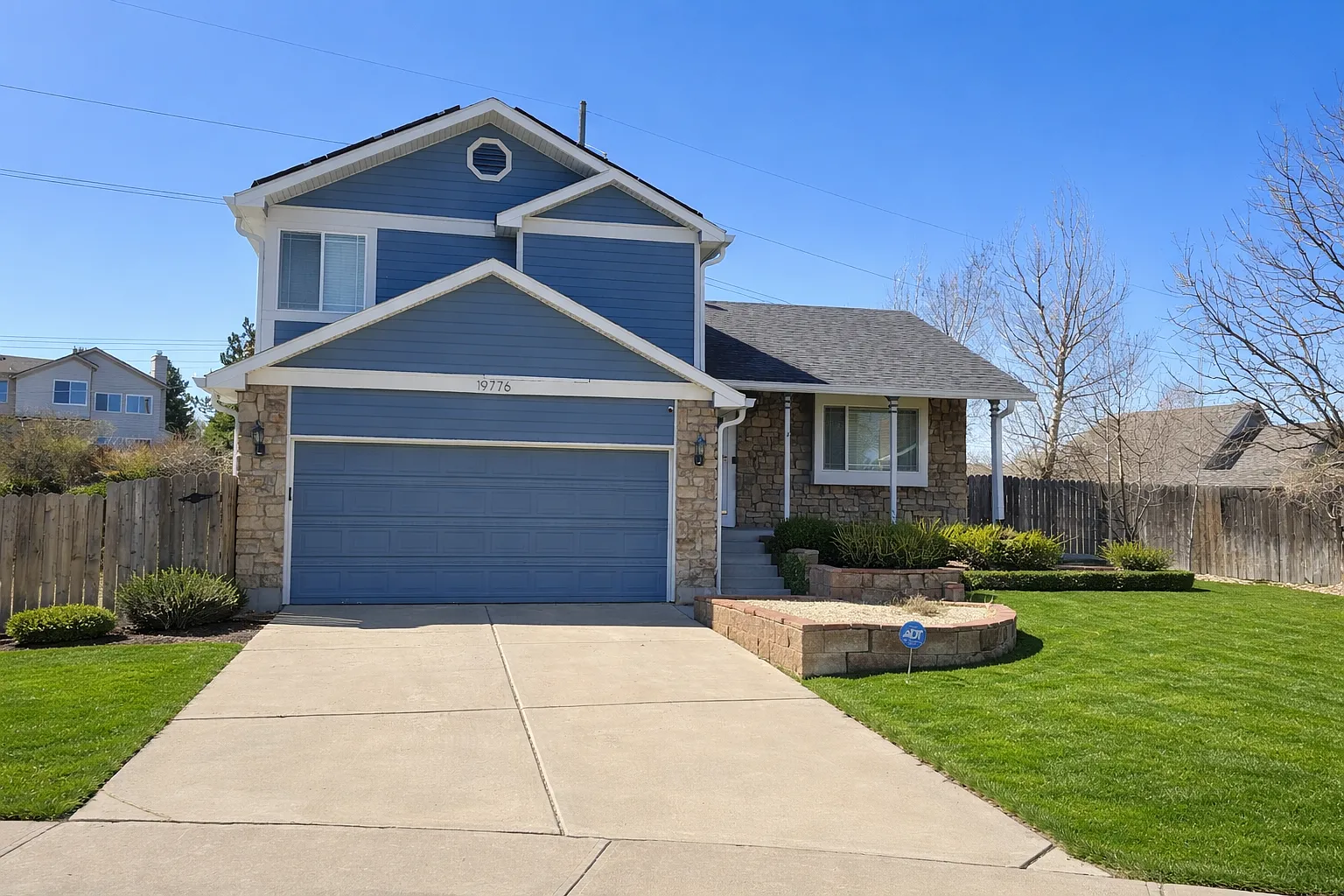 3 bed, 1925 sqft, $3,200 — Photo 1