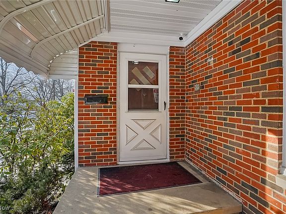 2nd image of 1123 Courtleigh Dr
