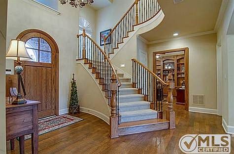 2nd image of 5208 Temple Dr