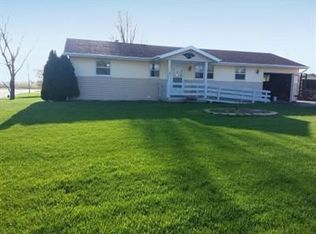 511 James St, Hilbert, WI 54129