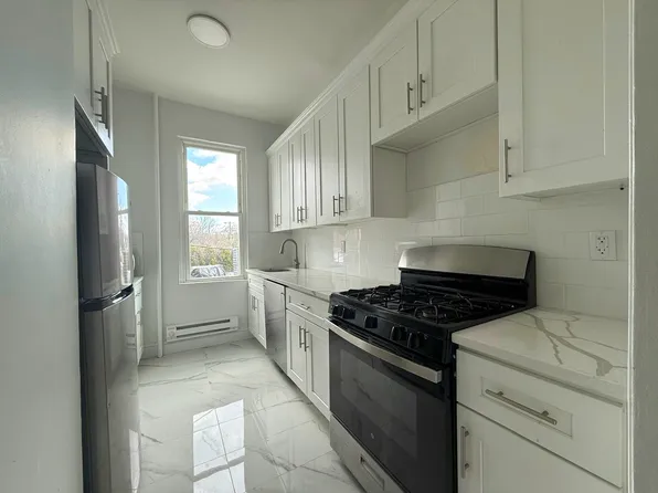 3 Hicks Ln Ste 1, Great Neck, NY 11024