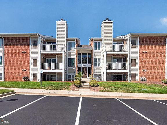 2nd image of 1602 Berry Rose Ct APT 2 3D