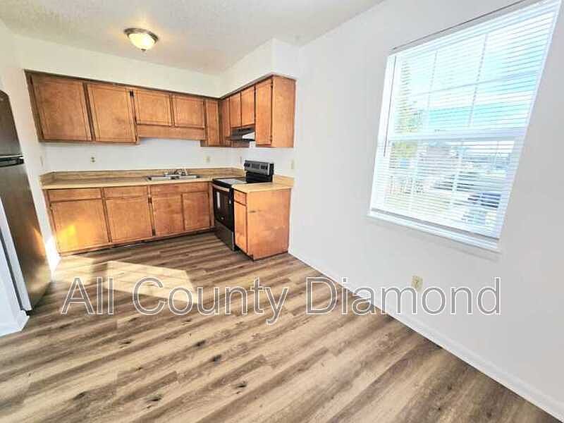 1st image of 130 Beulah Ave #8