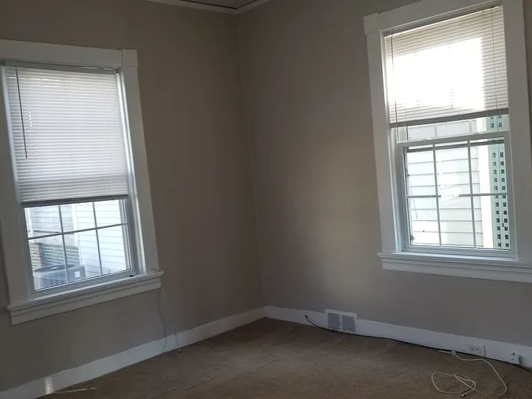 11 W Princeton Cir — Photo 19