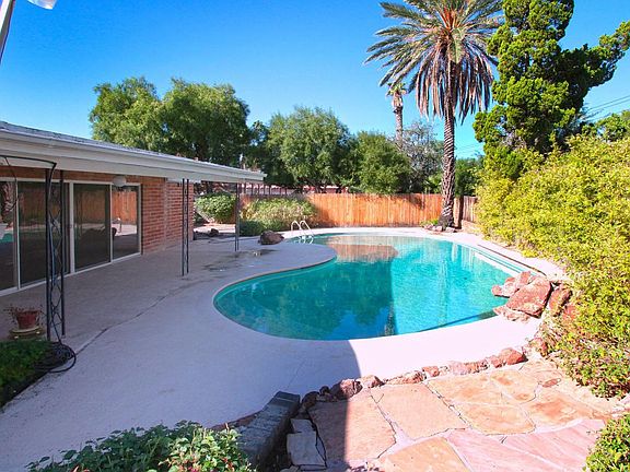 2nd image of 3435 E Calle Del Prado