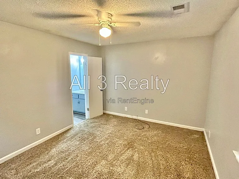 8460 Pineland Dr — Photo 11