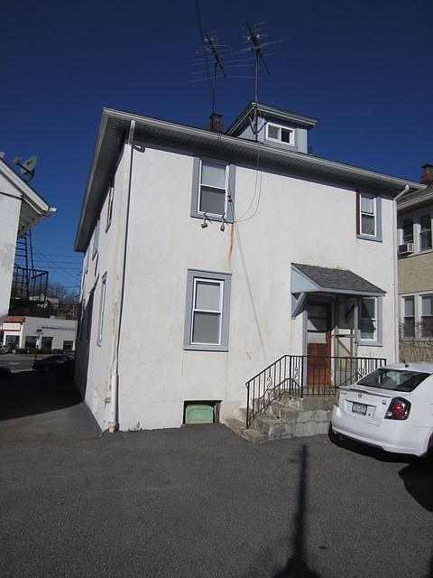 2nd image of 183 Chatterton Ave