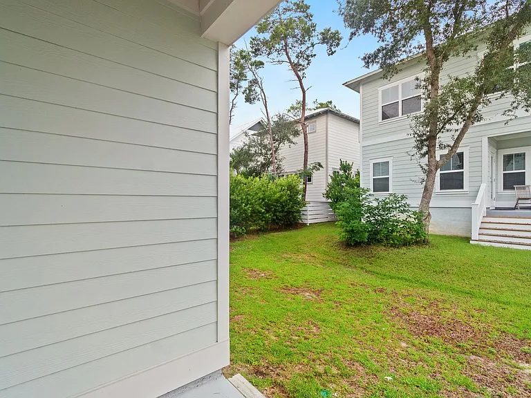 99 Grande Pointe Cir — Photo 13